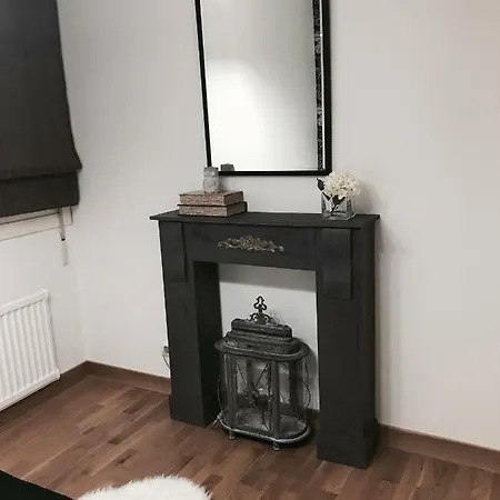 Laura Apartment *
